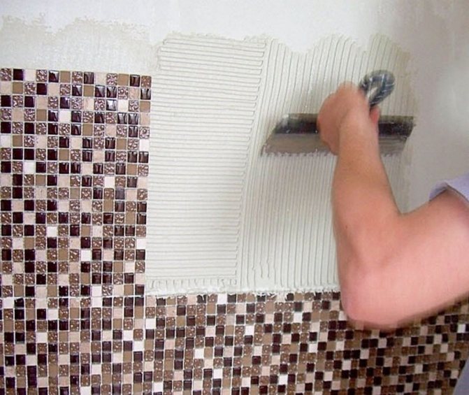 Укладка мозаичной плитки на сетке: пошаговая инструкция!