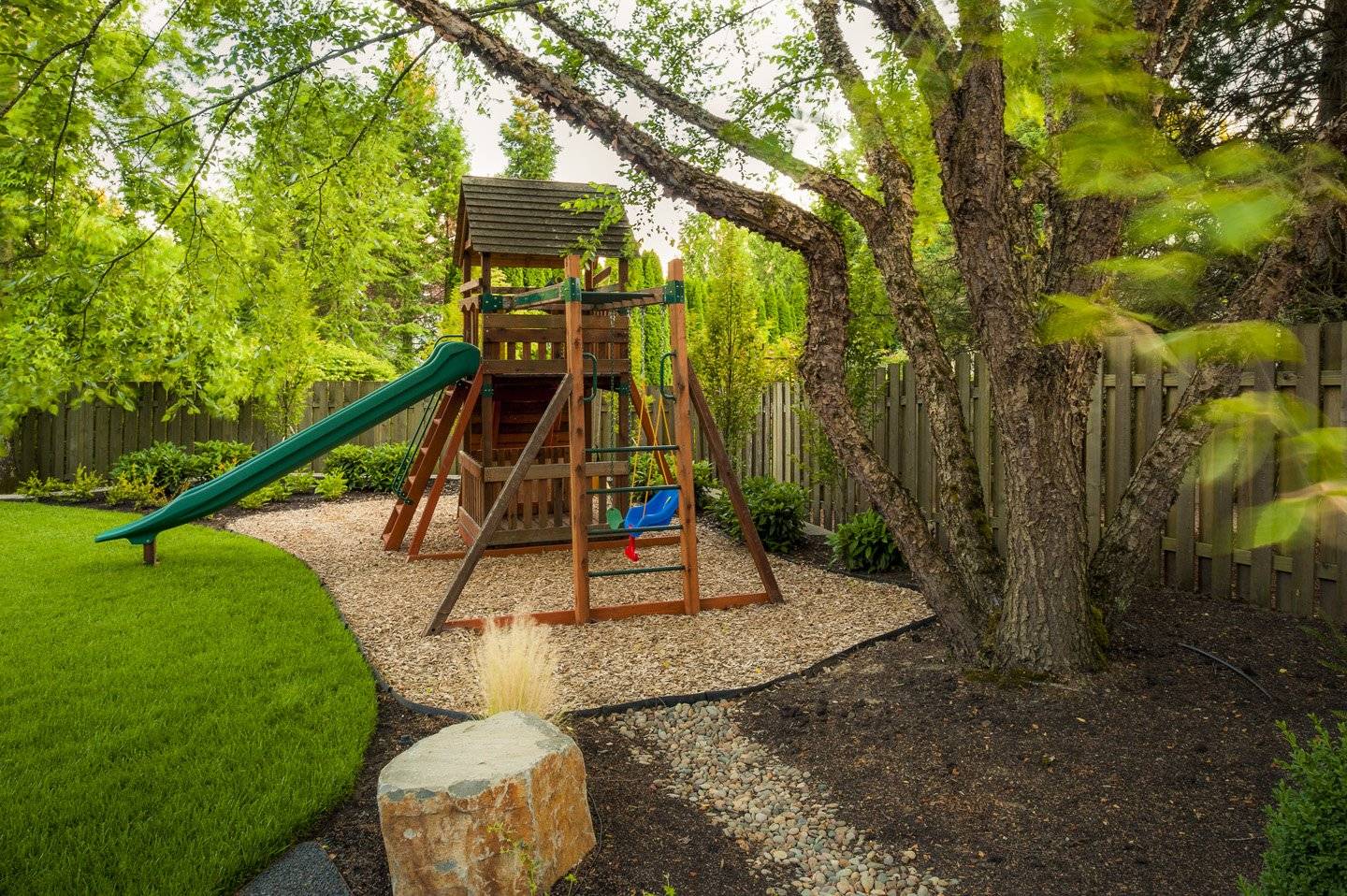 Идеи для детской площадки на даче: как обустроить, оформление и ландшафтный дизайн