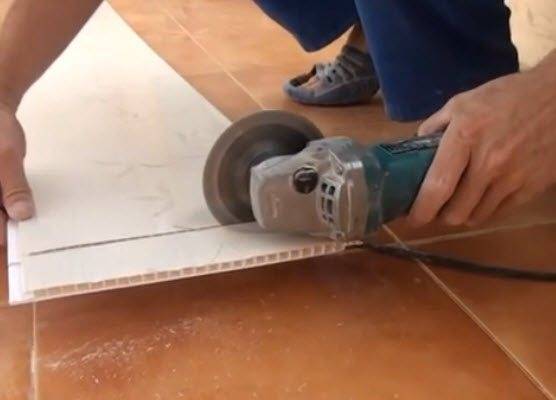 Чем резать пвх панели: чем лучше в домашних условиях вдоль и поперек без сколов
