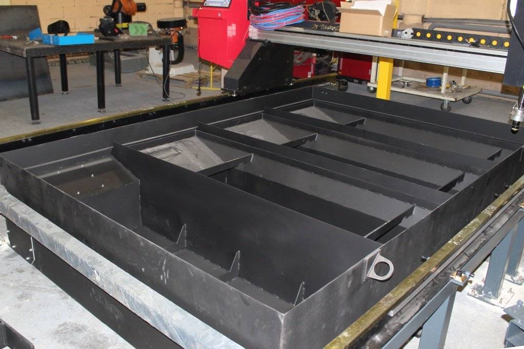 В производство пошли столы для плазменной резки металла, воздушные и водоналивные