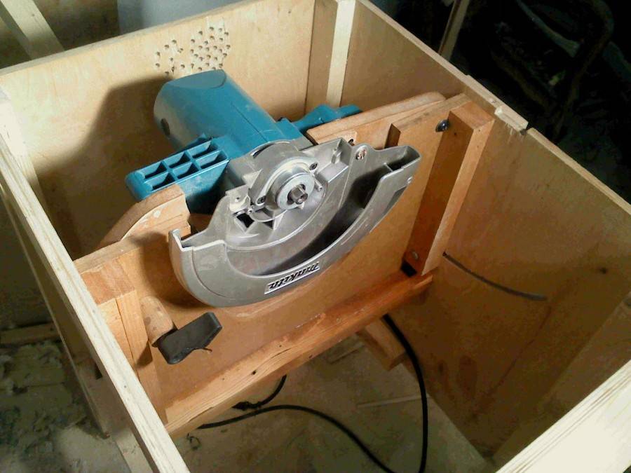 Циркулярка из ручной дисковой пилы своими руками: как сделать распиловочный циркулярный станок стационарного типа по дереву для работы в домашних условиях