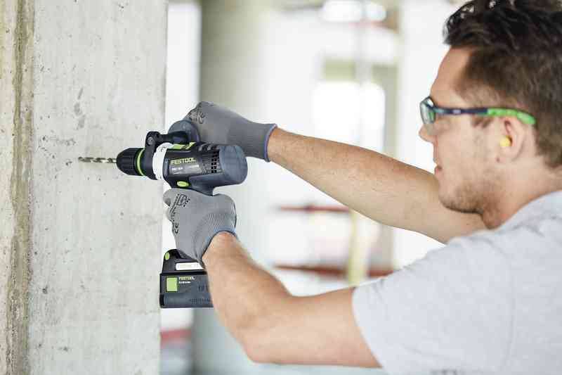 Как пользоваться шуруповертом: как вставить и вытащить сверло, как просверлить бетонную и кирпичную стену, полировка фар авто