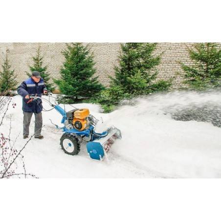 Уборка снега мотоблоком: видео чистки лопатой, щеткой, шнек ротором