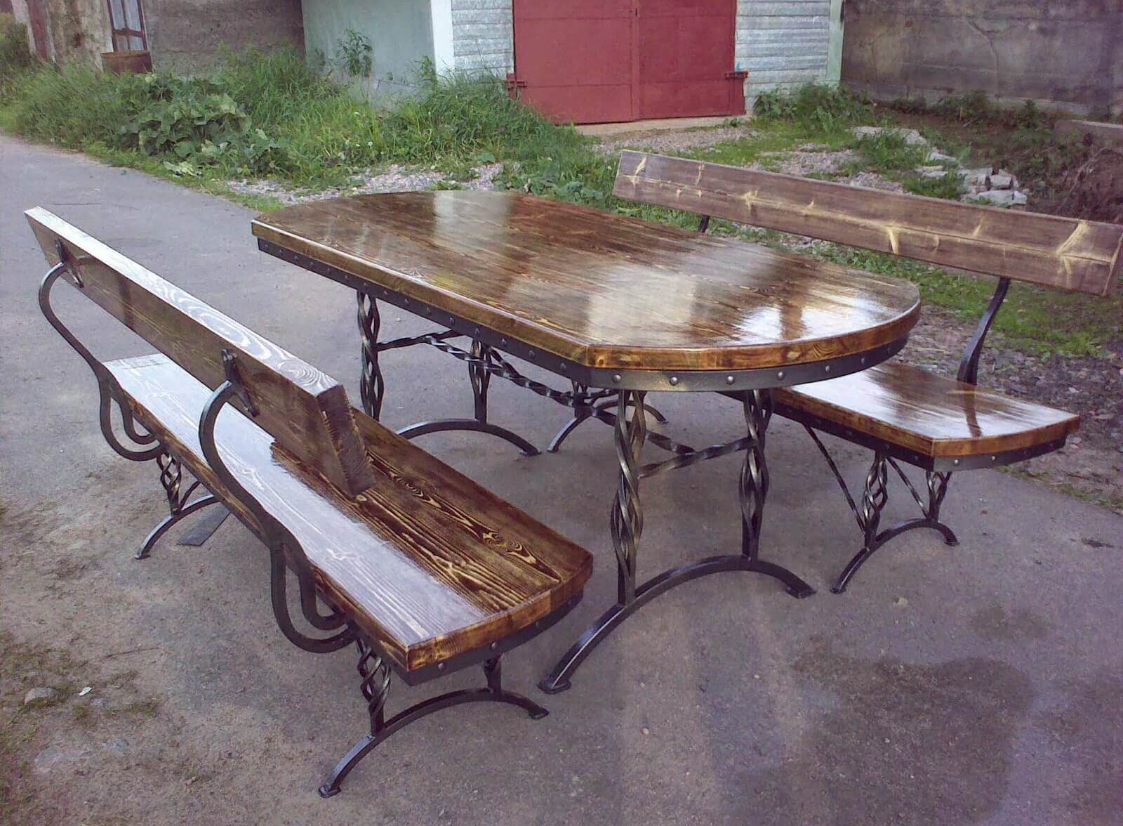 Кованые столы в интерьере (80+ фото): секреты изготовления и ухода за коваными изделиями дома и в саду