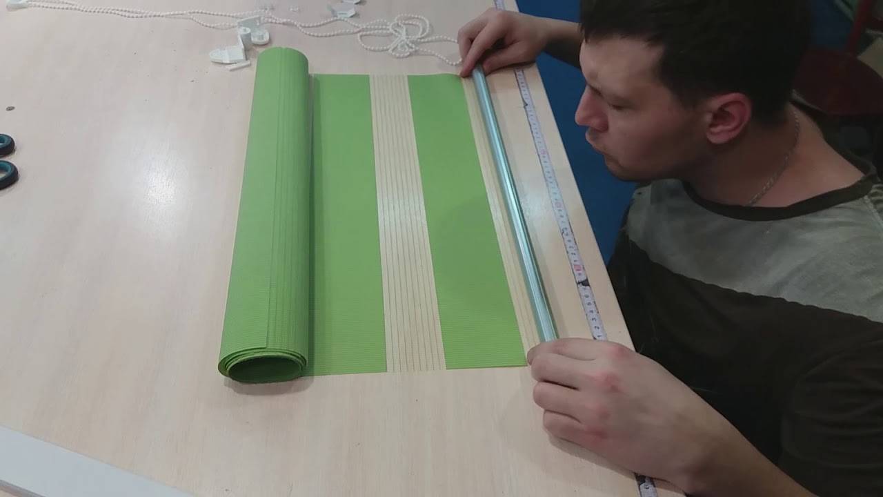 Как подобрать ширину рулонной шторы, как укоротить штору самостоятельно?