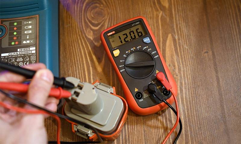 Как проверить аккумулятор шуруповерта: мультиметром на работоспособность, проверка литий-ионнной и никель-кадмиевой батареи, банки