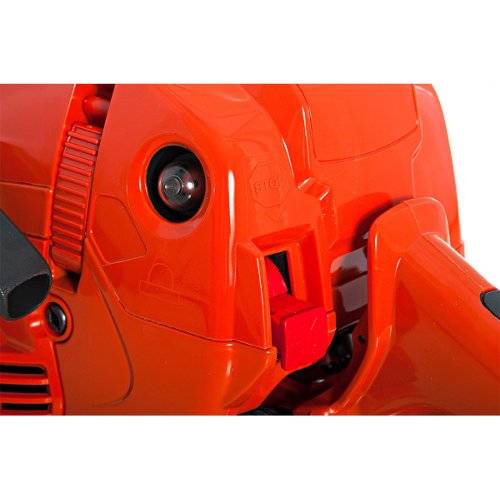 Husqvarna 555 — профессиональная бензопила для масштабных задач