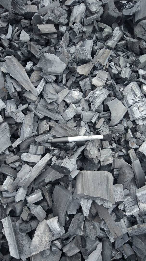Как делают уголь для шашлыка: как бизнес и в домашних условиях своими руками