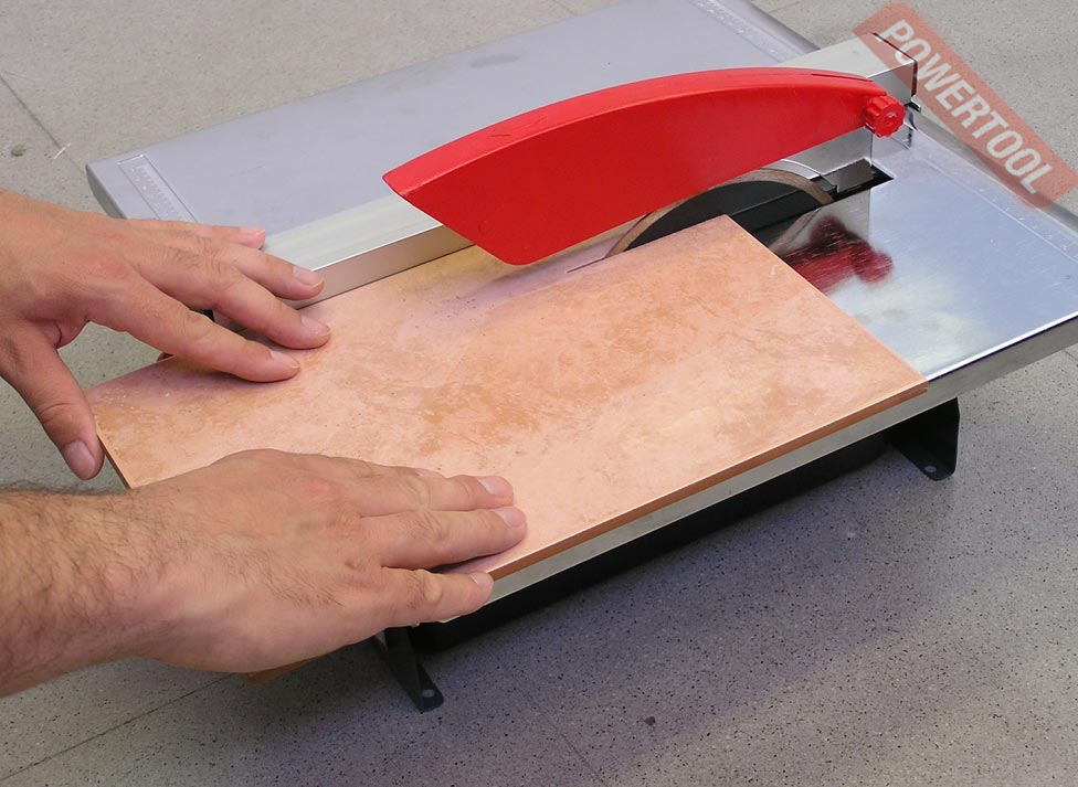 Как правильно резать плитку плиткорезом – технологические нюансы