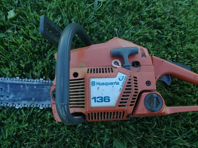 Husqvarna 136 chainsaw specs, price new and parts manual