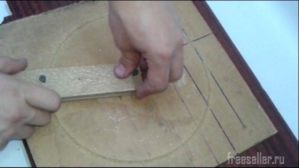 Как вырезать круг из дсп. как вырезать круглые и прямоугольные отверстия в гипсокартоне. правила работы с электролобзиком