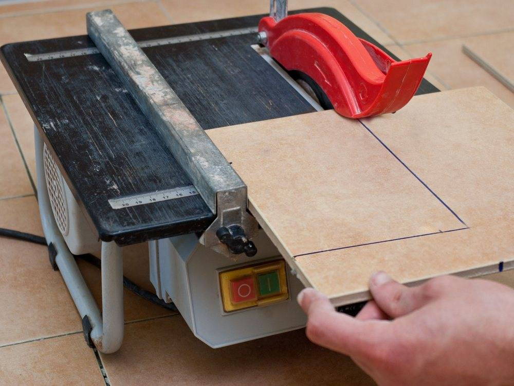 Резка керамогранитной плитки: как и чем резать керамогранит в домашних условиях