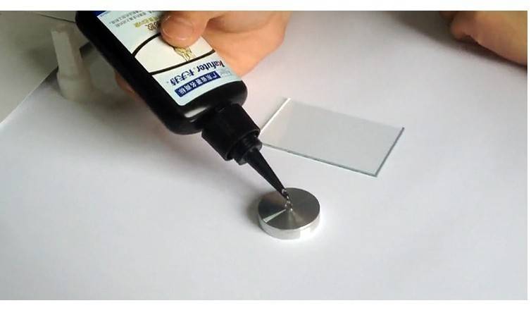 Как приклеить ножку к стеклянному столу: клей для склеивания металлической ножки к столешнице из стекла