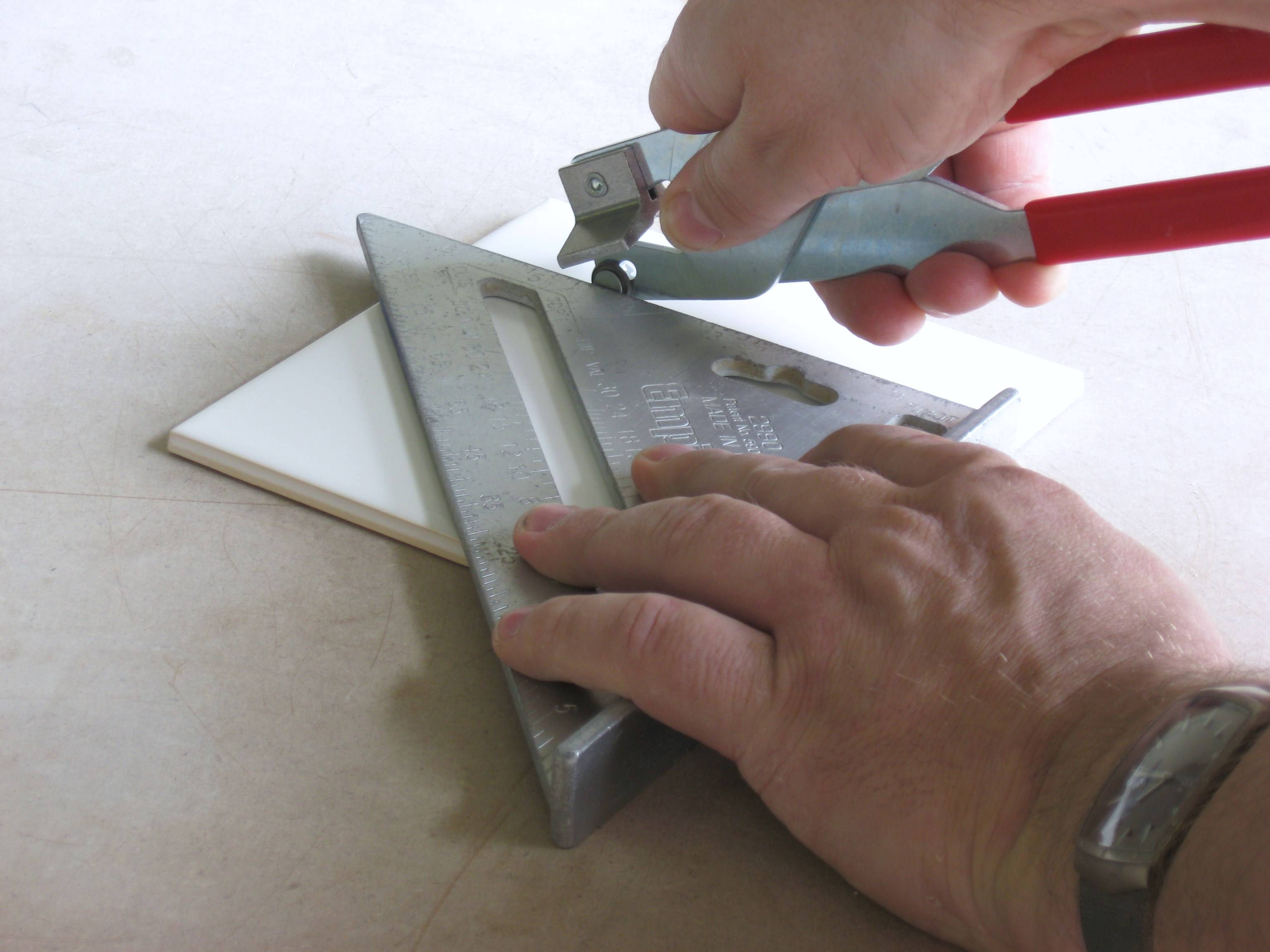 Резка керамической плитки под 45 градусов в домашних условиях - выбираем способ и инструменты