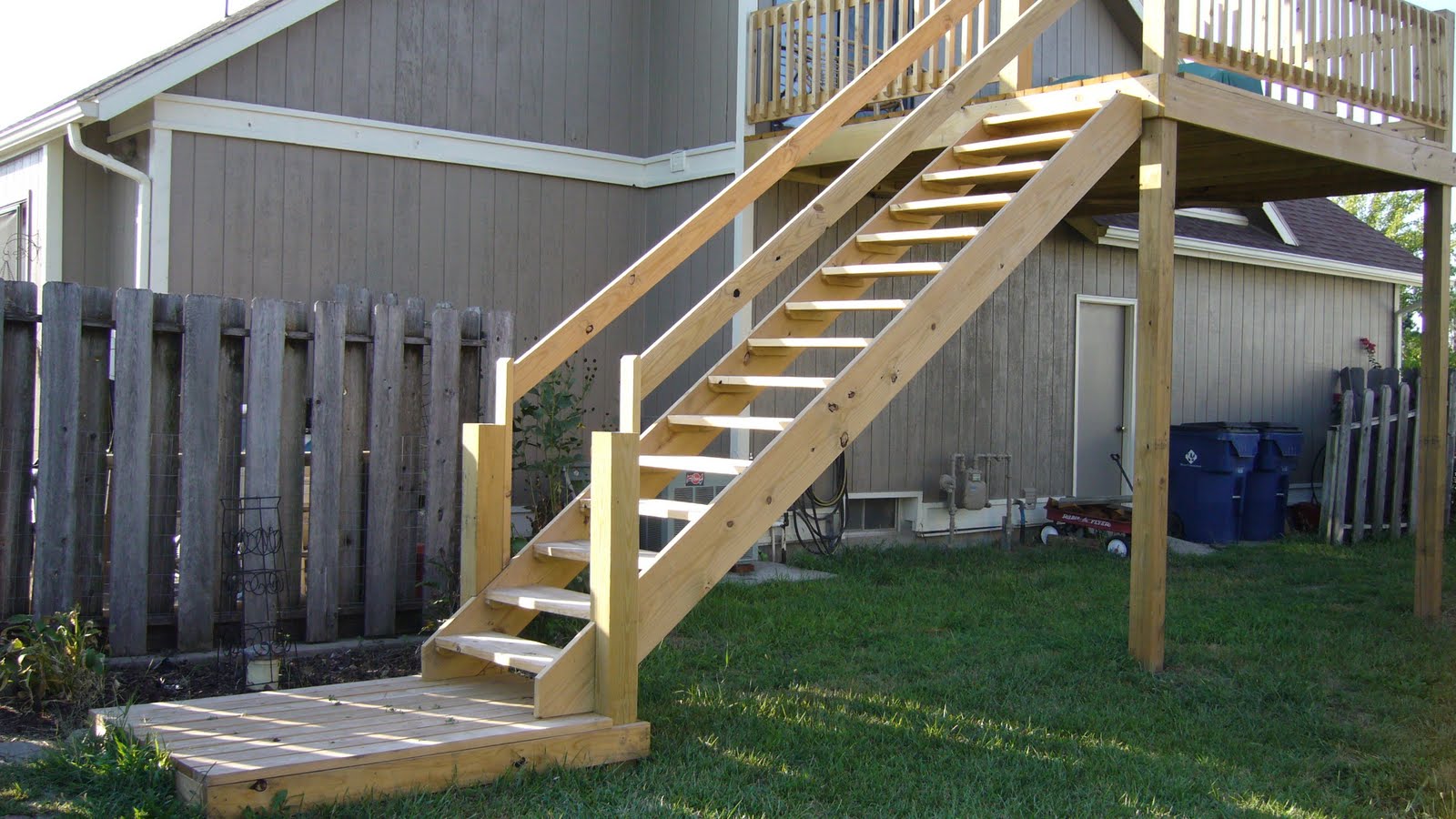 Входная лестница в дом: требования, комплектующие, материалы